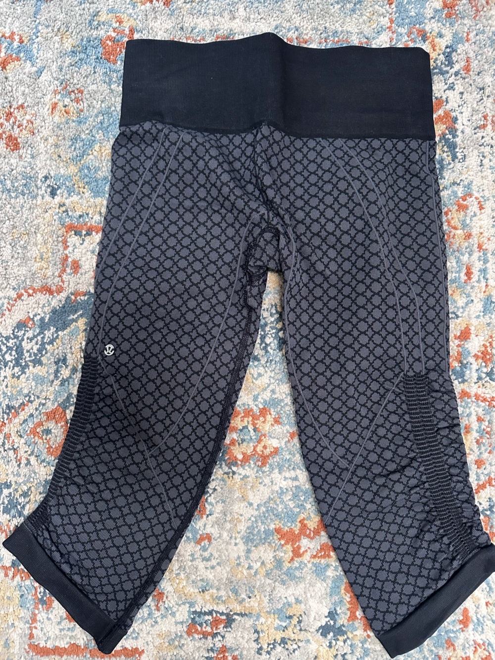 Lululemon seamless capri leggings. Great condition!